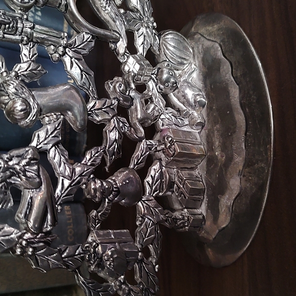 Godinger Silver Christmas Tree Candle Holder - Picture 13 of 16